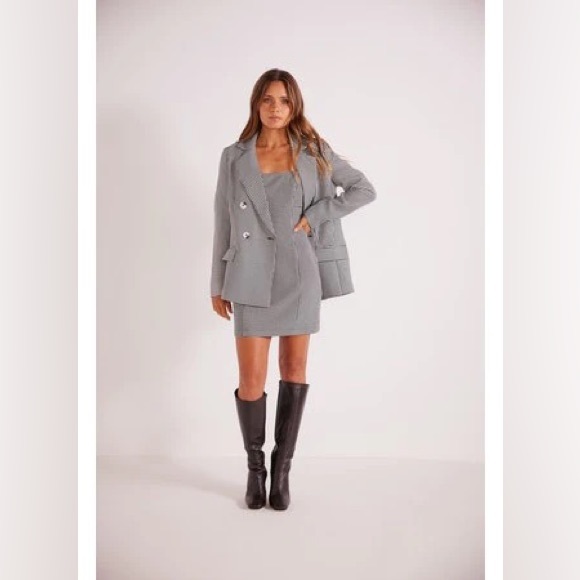 Mink Pink Blazer - Picture 3 of 3